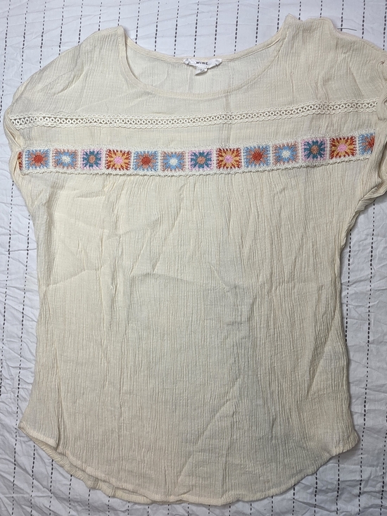 mine Tops - MINE Cream Textured Boho Blouse Granny Square Embroidery Lace Trim Small